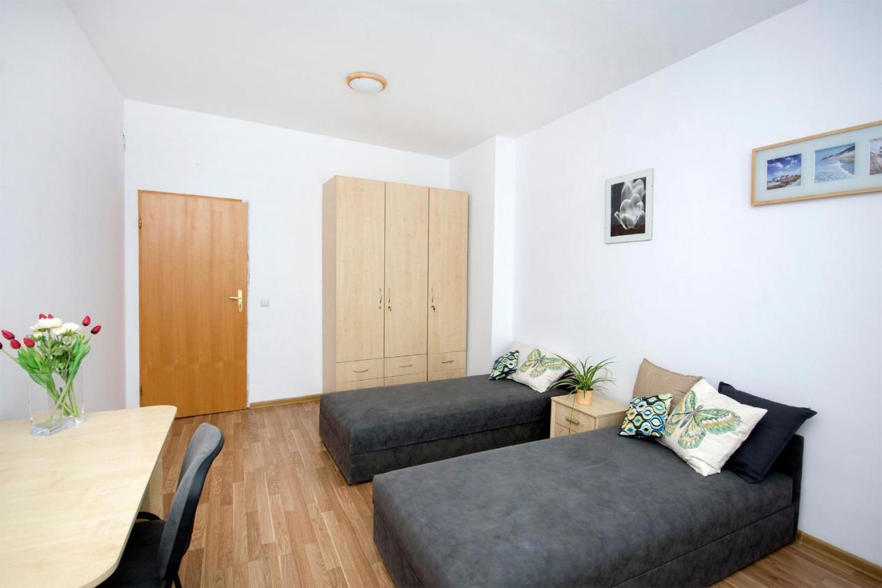 Akademikus Torun Hostel ภายนอก รูปภาพ