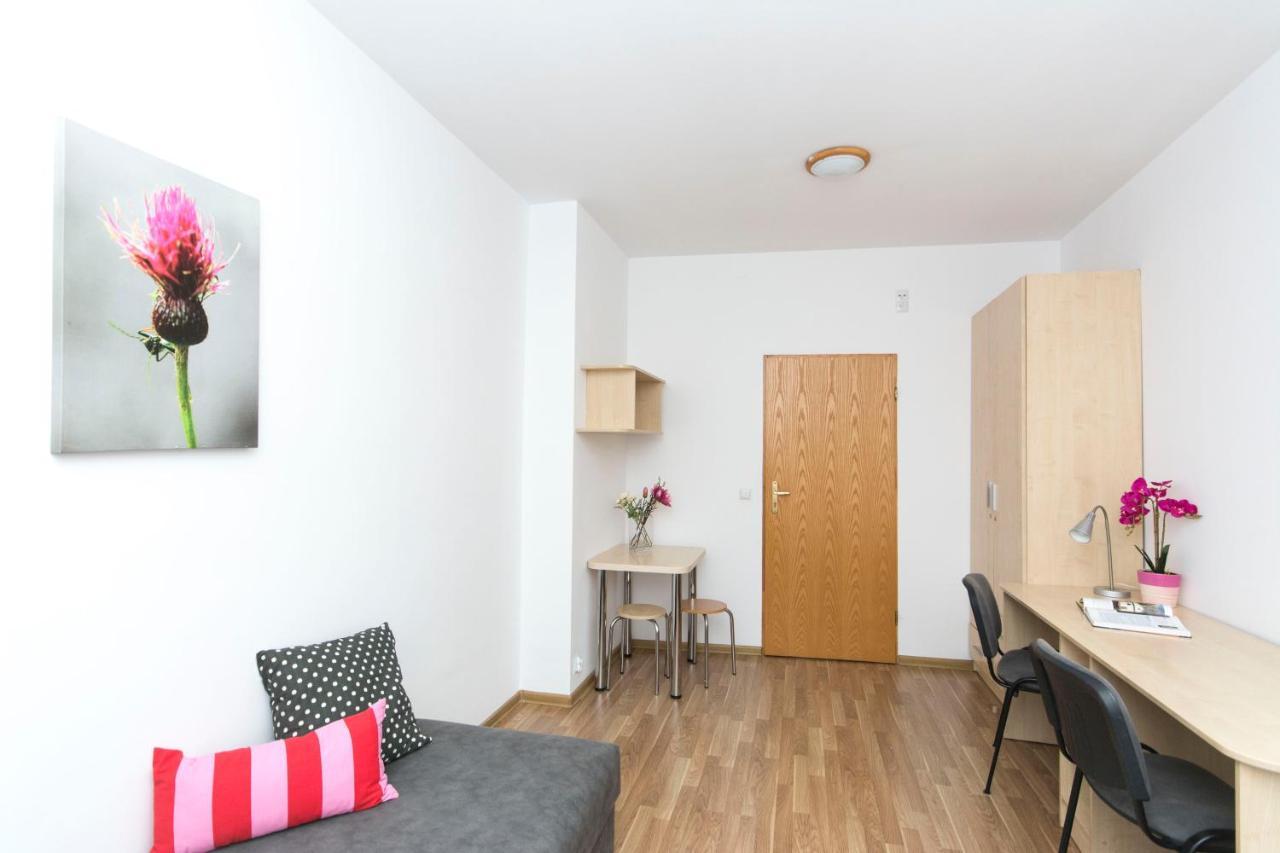 Akademikus Torun Hostel ภายนอก รูปภาพ
