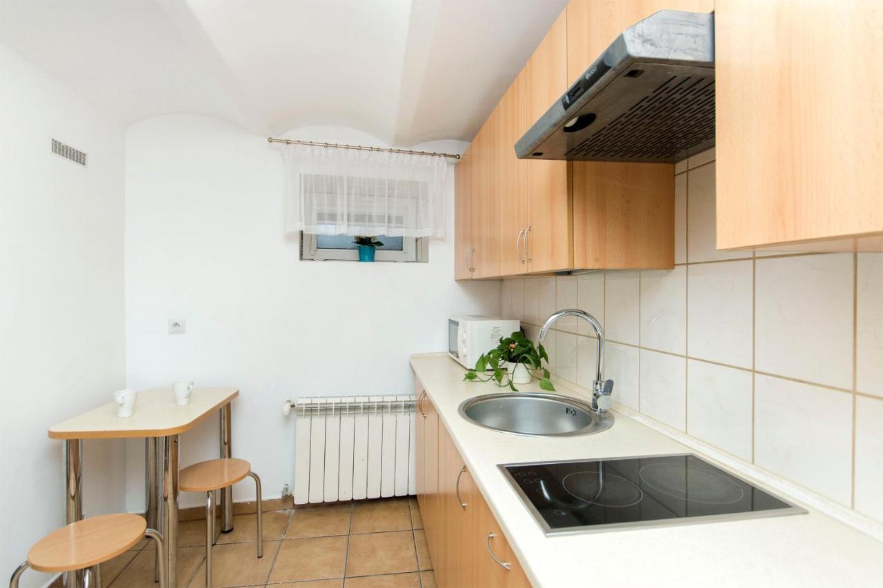 Akademikus Torun Hostel ภายนอก รูปภาพ