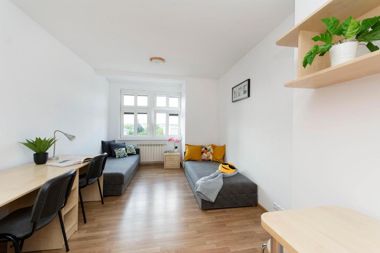 Akademikus Torun Hostel ภายนอก รูปภาพ