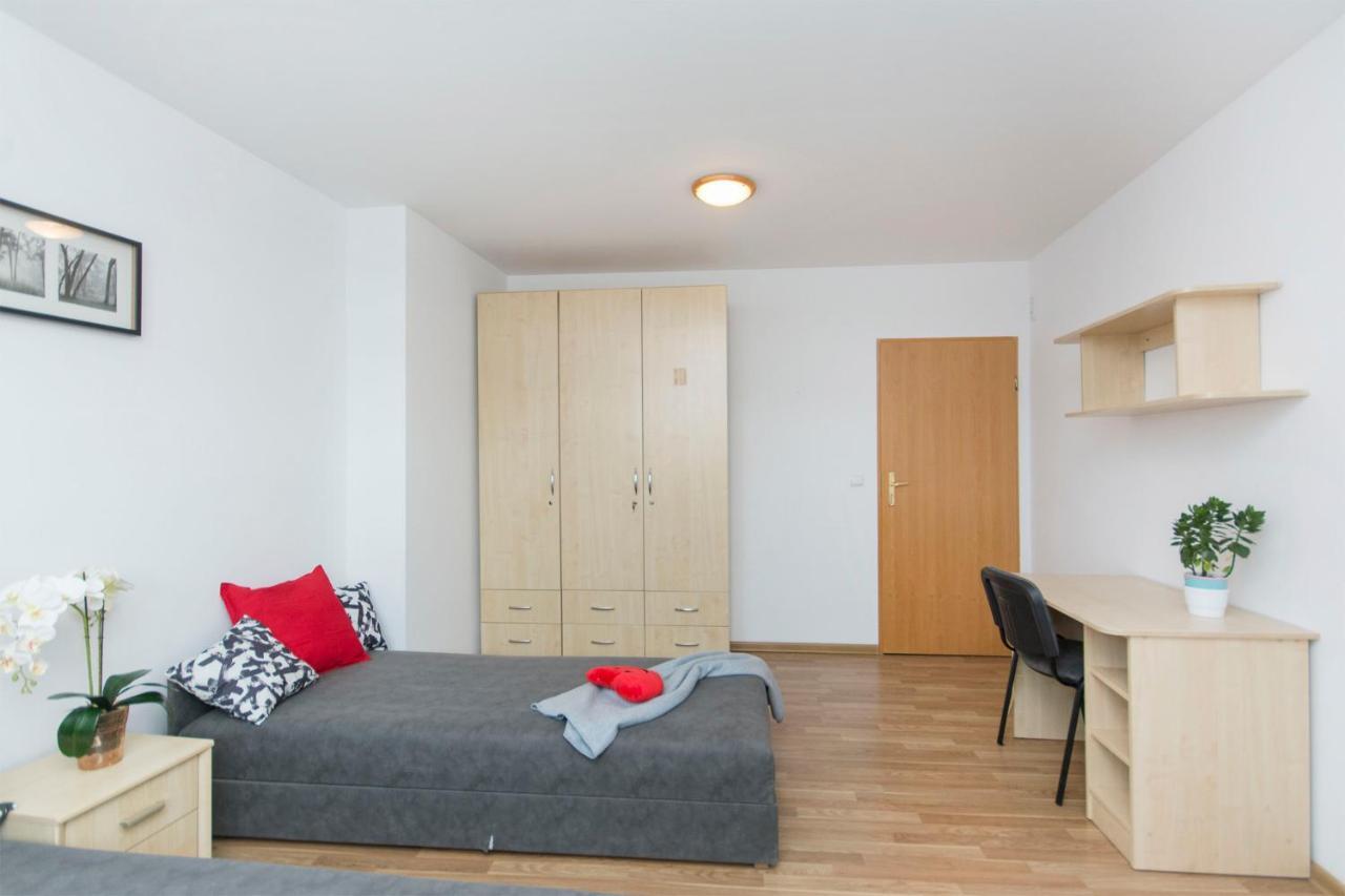 Akademikus Torun Hostel ภายนอก รูปภาพ