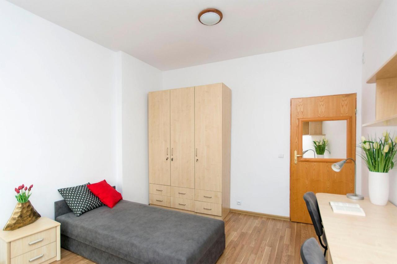 Akademikus Torun Hostel ภายนอก รูปภาพ