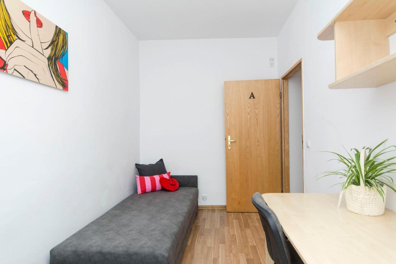 Akademikus Torun Hostel ภายนอก รูปภาพ