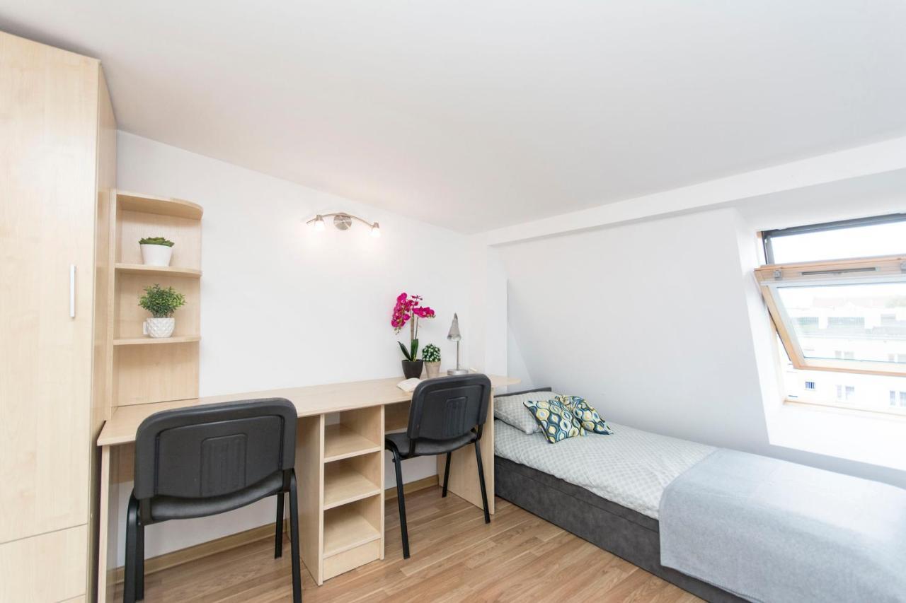 Akademikus Torun Hostel ภายนอก รูปภาพ