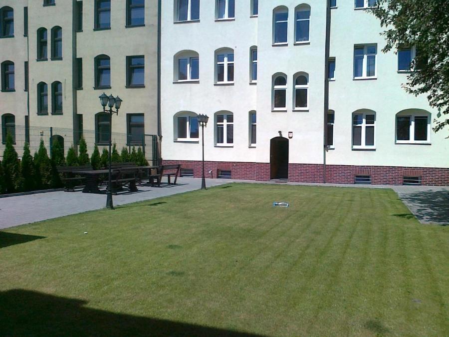 Akademikus Torun Hostel ภายนอก รูปภาพ