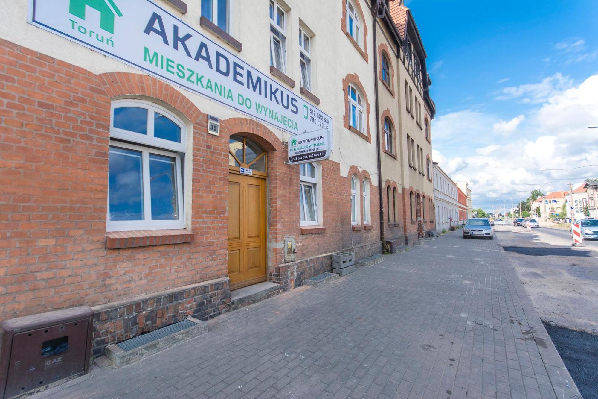 Akademikus Torun Hostel ภายนอก รูปภาพ